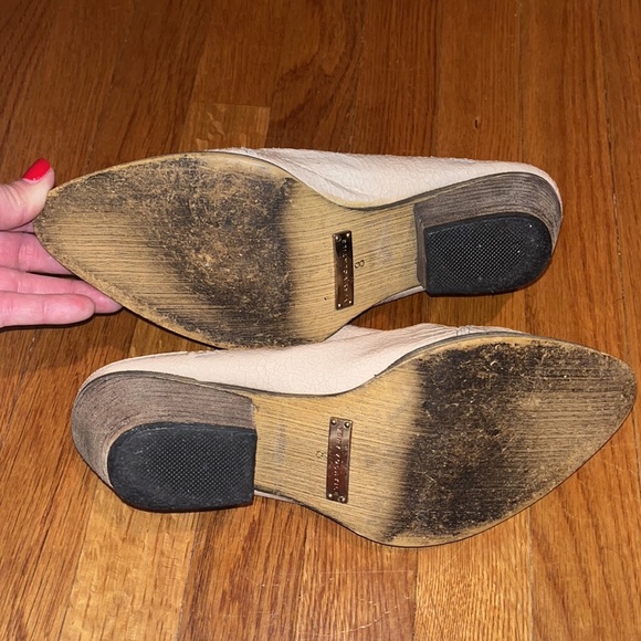 Very Volatile cream color leather mules with low heel size 8 - Picture 3 of 12